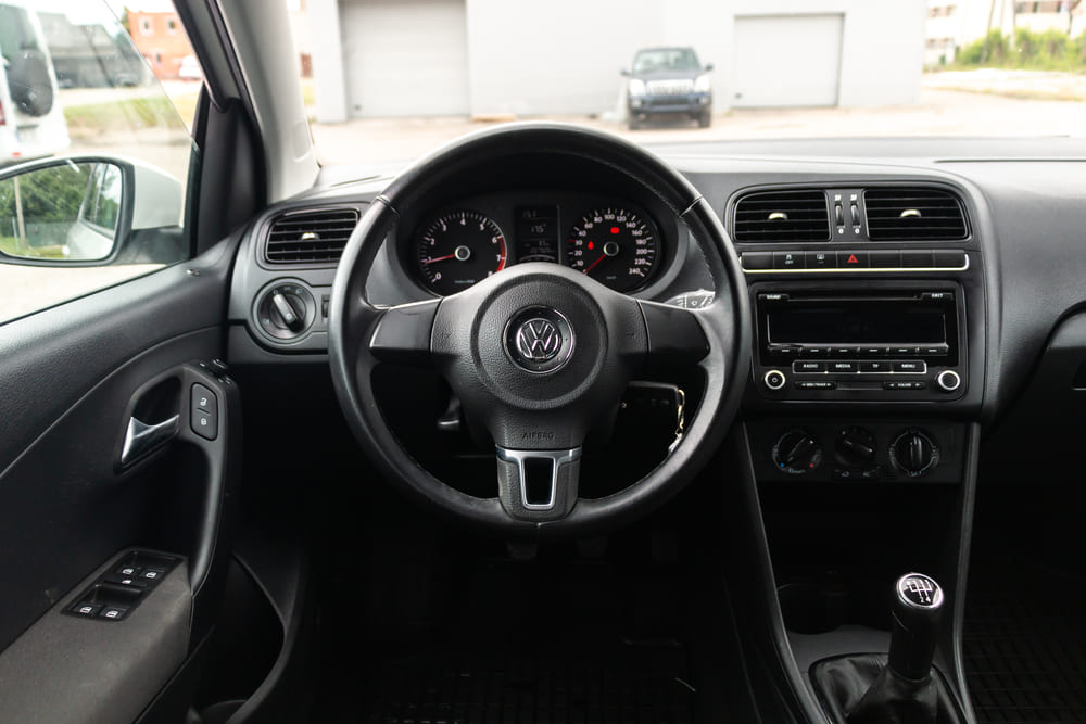 VW polo autodeira salonas